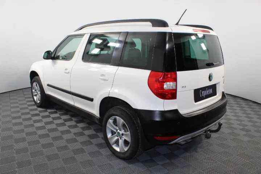 Шкода етти 2013. Skoda Yeti 1.8 TSI 4x4. Шкода Йети 2012. Шкода Йети с прицепом.